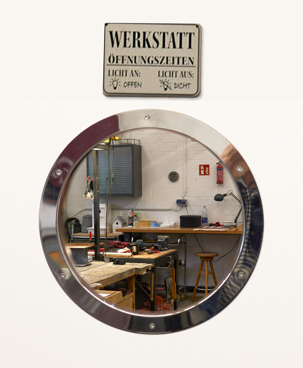 Werkstatttür mit Bullauge