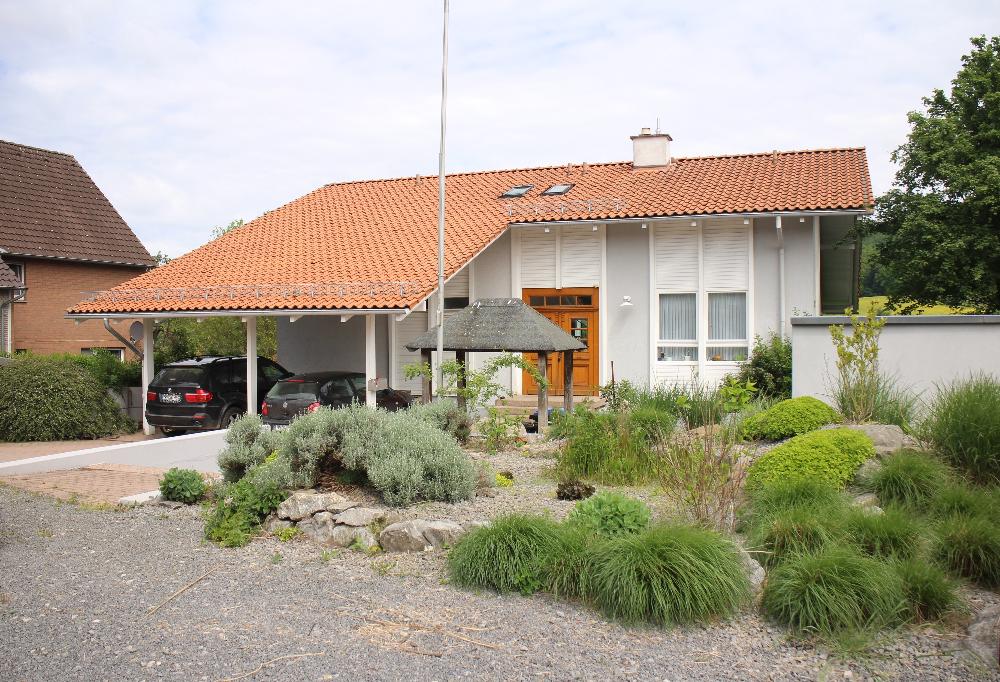 Einfamilienhaus mit Garten