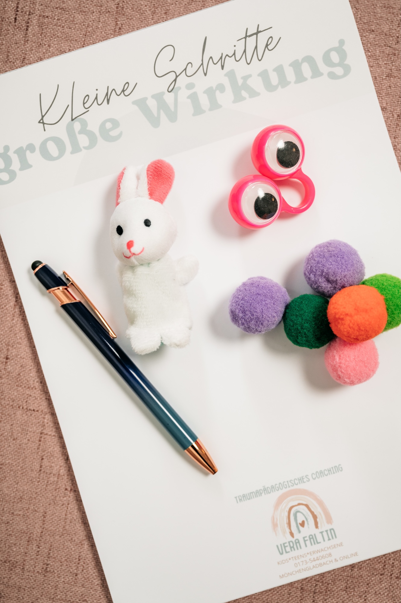 Stift und Spielzeug für Traumasensitive Therapie