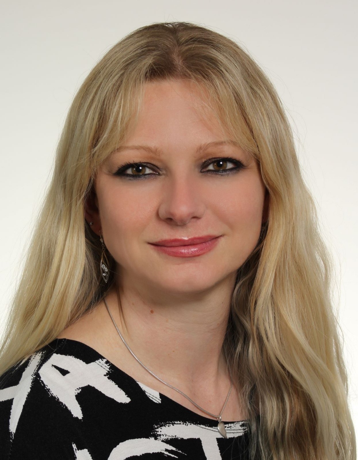 Selbstbewusste Frau durch Bodyforming