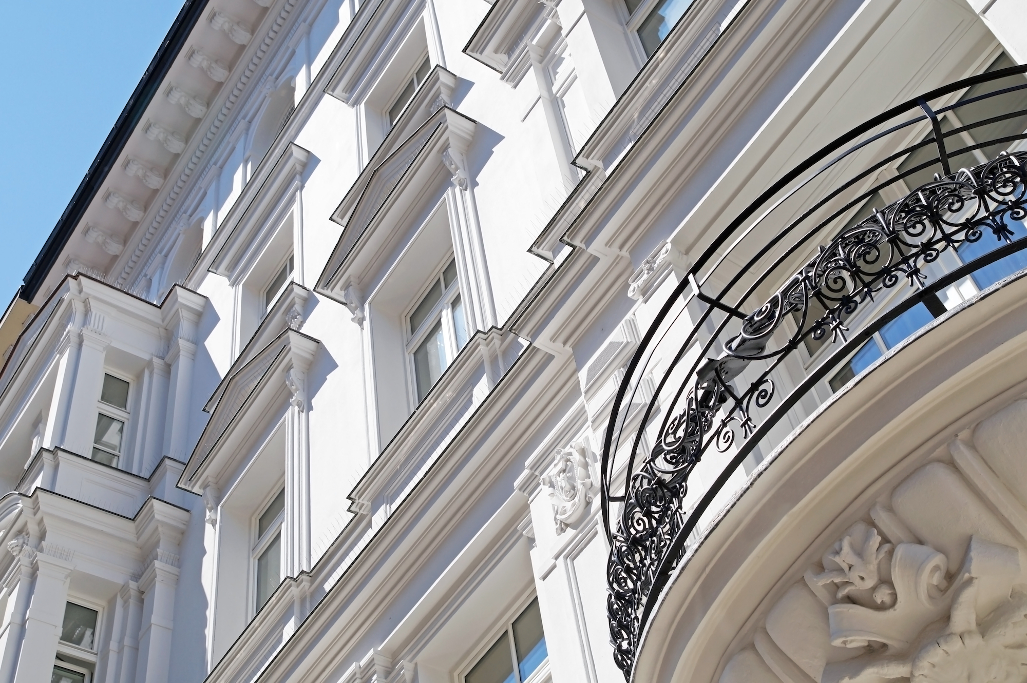 Klassische bayerische Architektur — Locale Bayern Immobilien begleitet Eigentümer und Käufer in München und Bayern