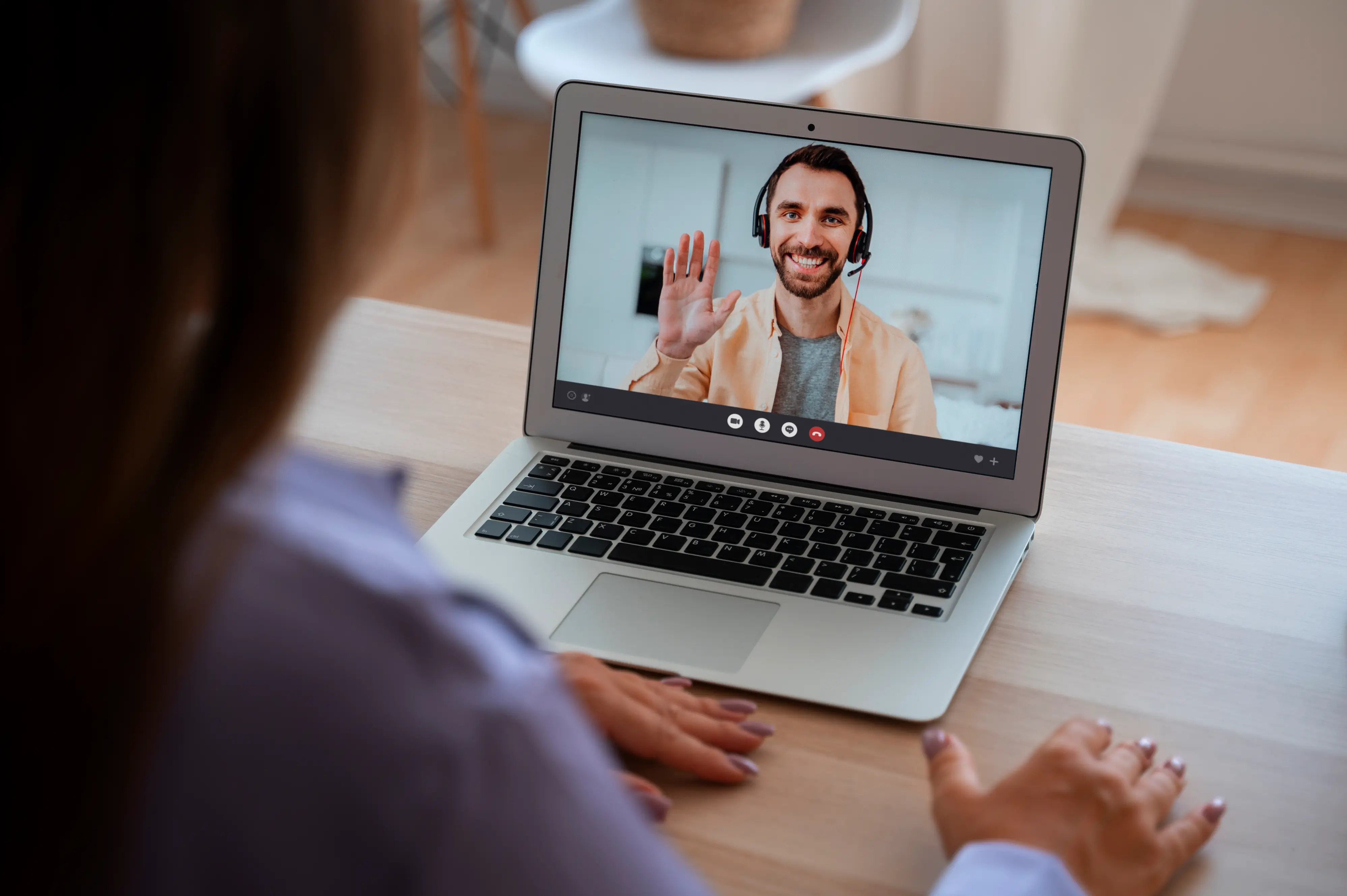 Remote Meeting zwischen Recruiter und Bewerber