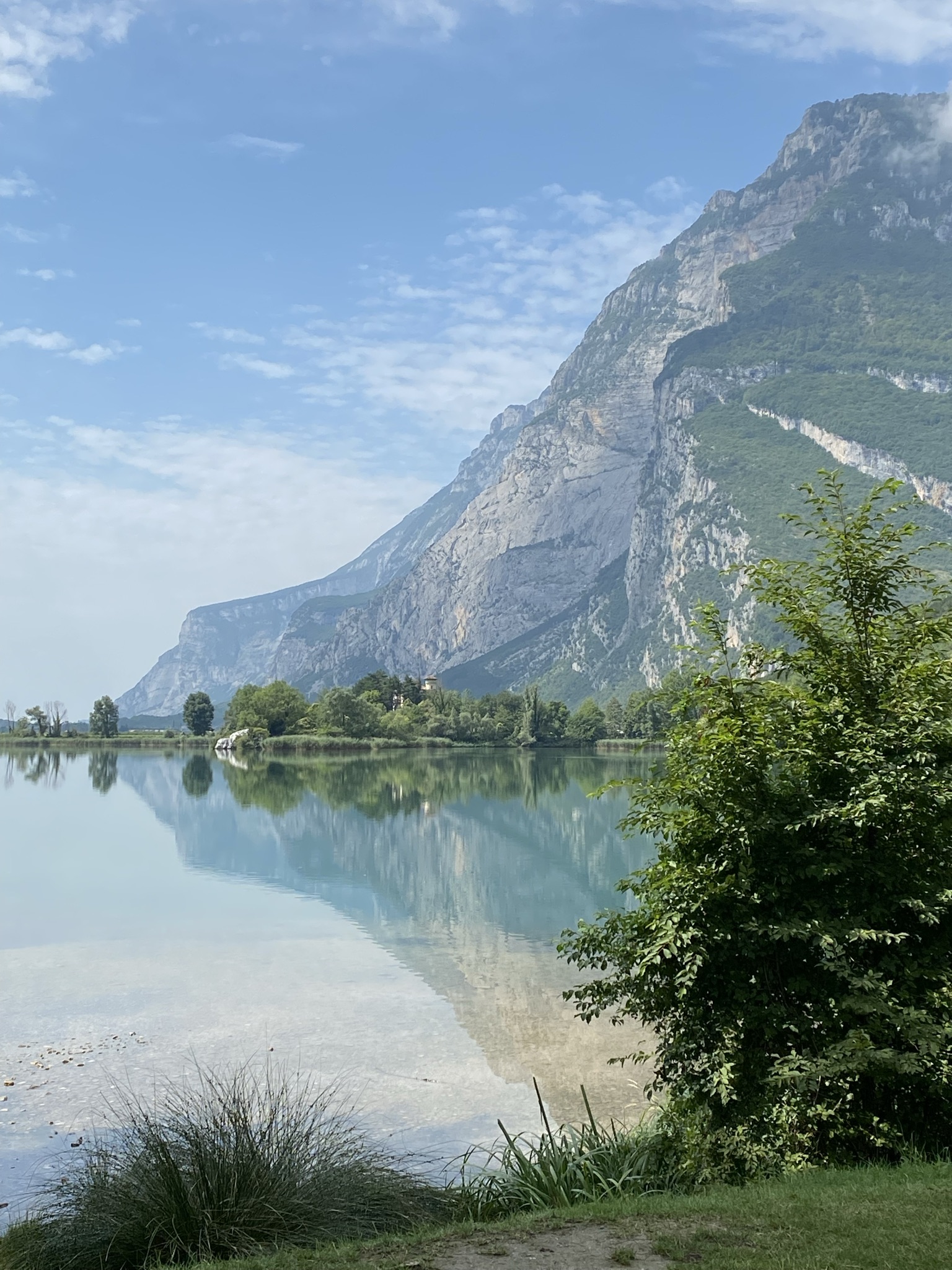 Silke Klapdor mit Pferd in innigem Moment