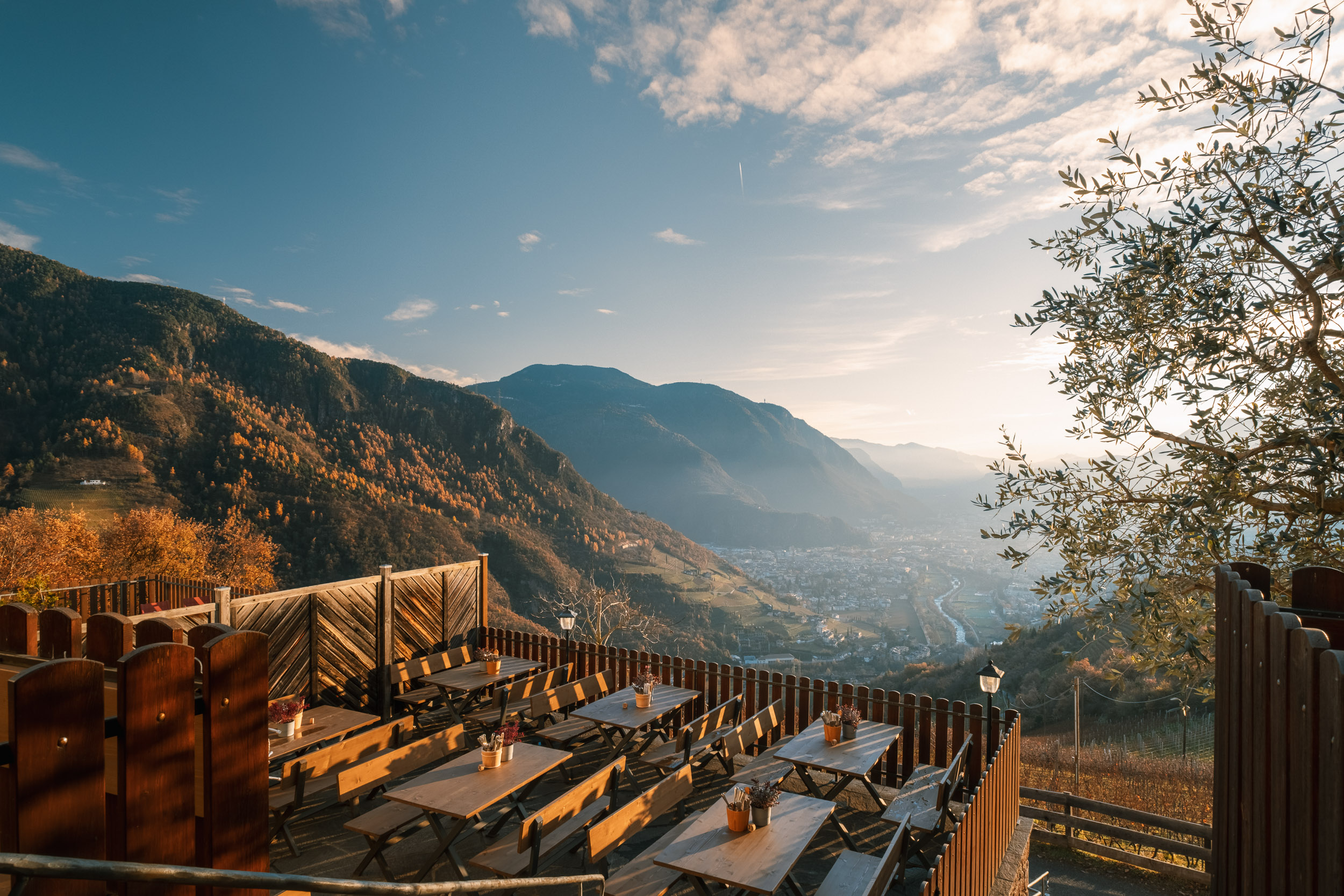 Sonnenuntergang Terrasse Gasthaus Rafenstein über Bozen
