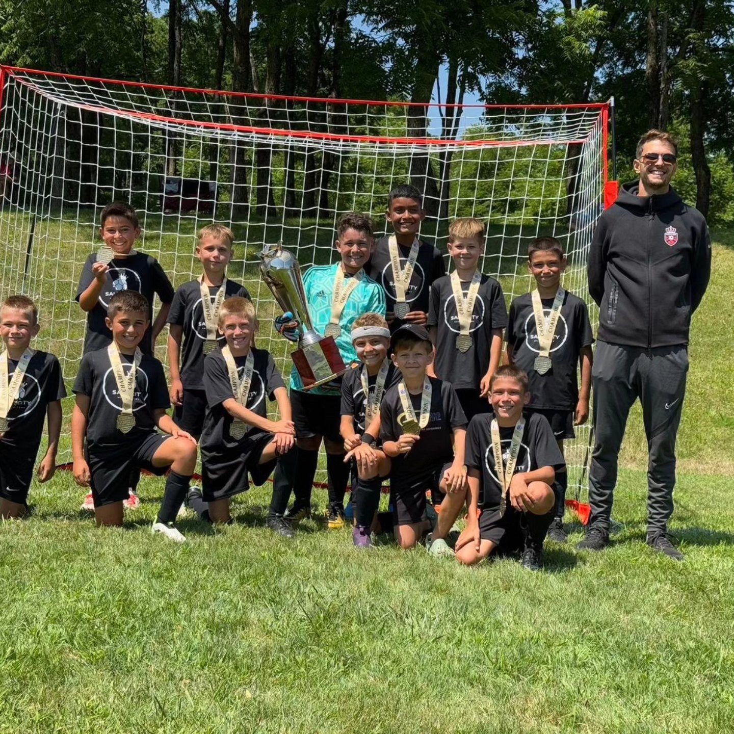 Bogdan Milovanovic with young SKLZ athletes