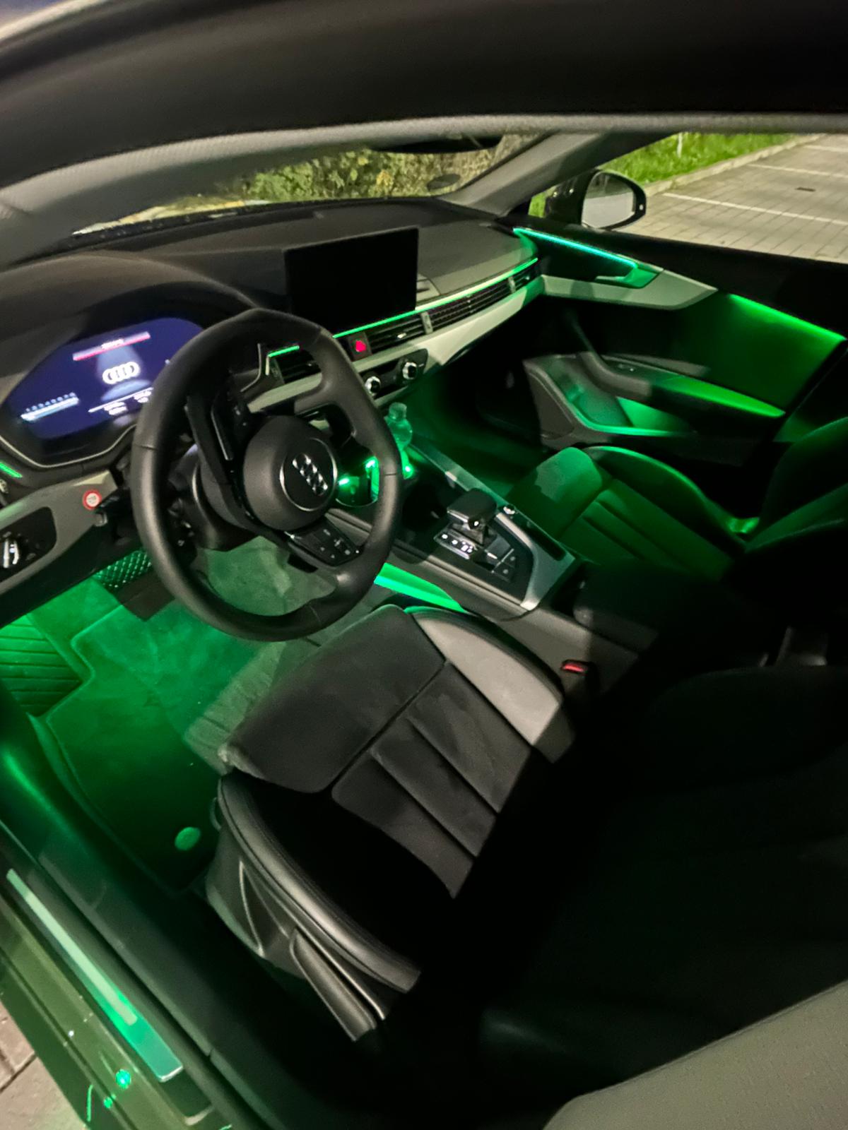 grüne Ambientebeleuchtung im Audi by Deadperformance Berlin