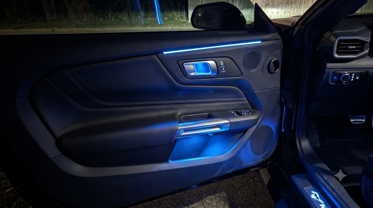 Ambientebeleuchtung an der Tür im Ford Mustang