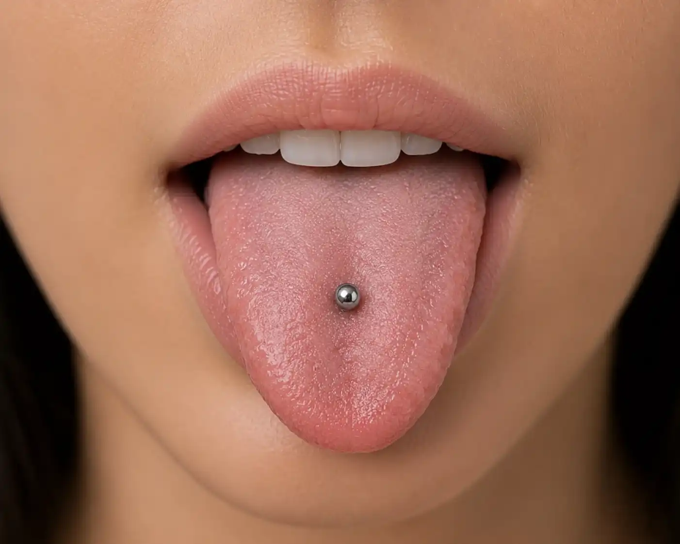 Zungenpiercing bei BLACKLINE STUDIOS