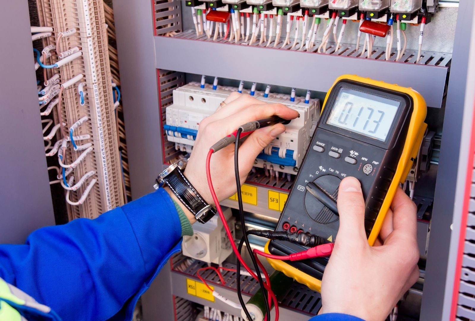 Elektrische Messung an einer betrieblichen Anlage