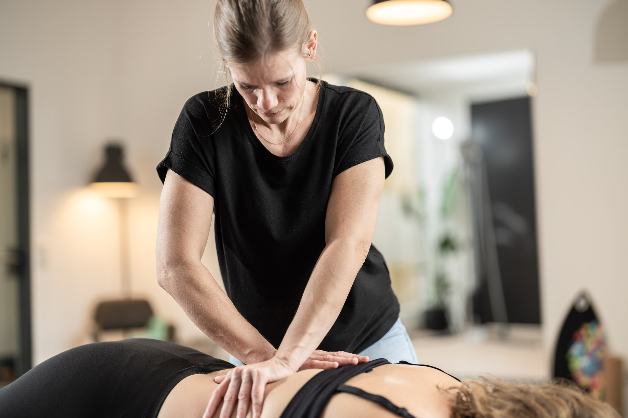 Behandlung in der Physiotherapie am Germania Campus