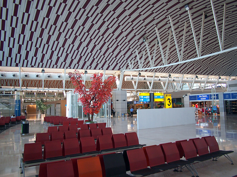 Makassar airport transfer, Sultan Hasanuddin International (UPG)