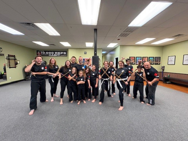 Students and instructors come together for Kali training.