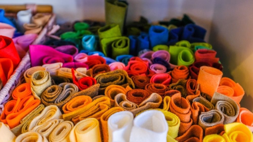 Kombi Kargo West  Int. Spedition & Logistik GmbH Salzburg - Textil und Bekleidung