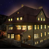 Villa bei Nacht