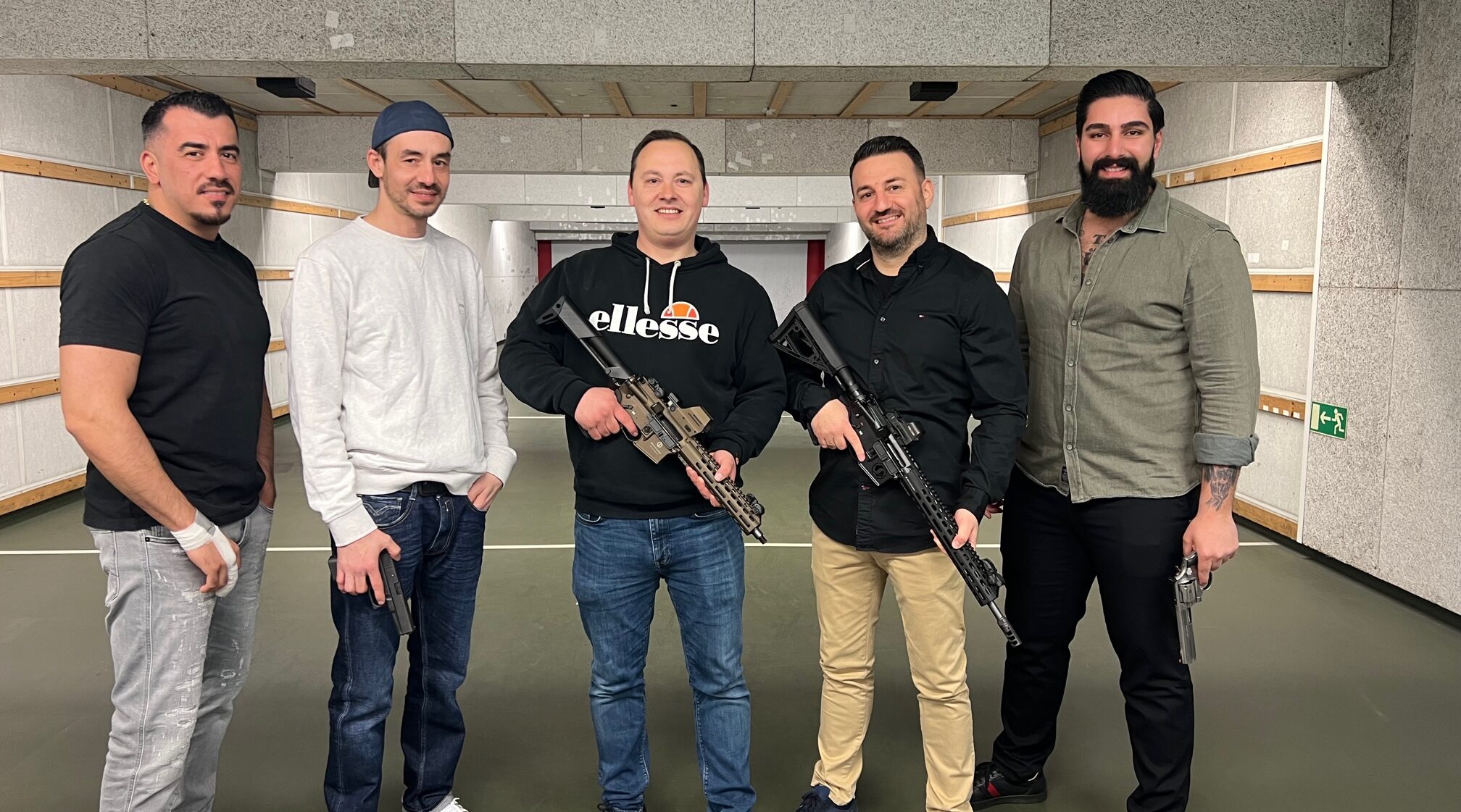 Geburtstagsschießen in der Nähe von Hamburg bim Spezilwaffenschießen