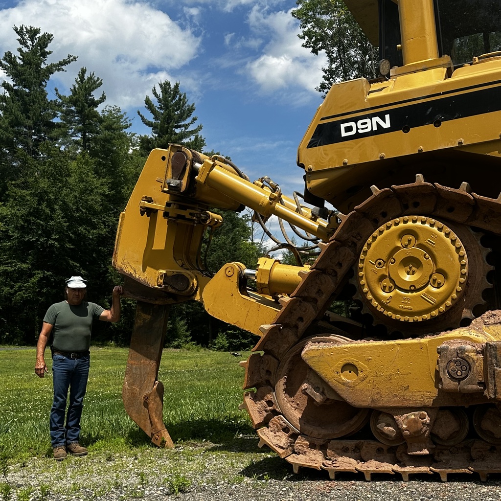 D9 Dozer - Wayne Kuzma