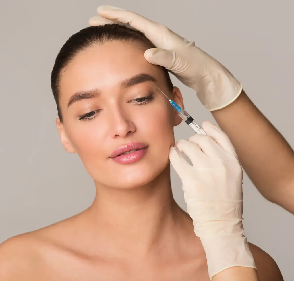 Frau bei Botoxbehandlung