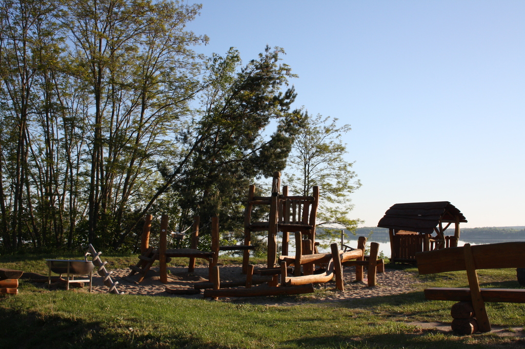 See- und Waldresort Gröbern: Waldelefanten Spielplatz