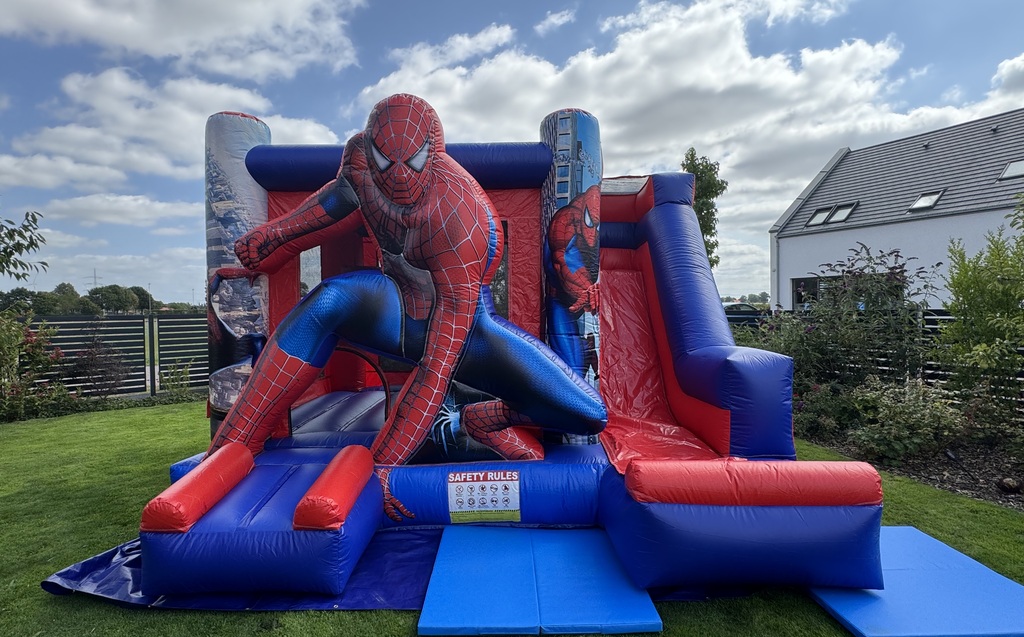 Spinnenheld-Burg mit Rutsche