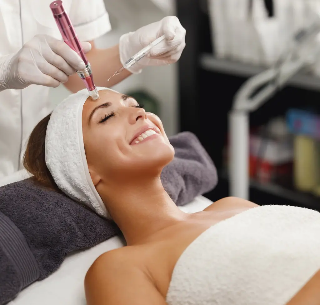 Radiofrequenz-Microneedling Behandlung bei Frau