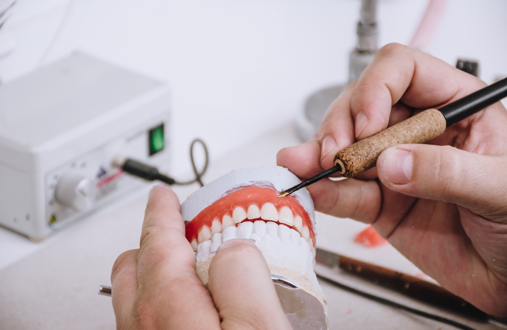 Herstellung von Zahnimplantate