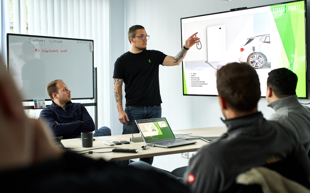 Tablet Computer mit Werkzeug