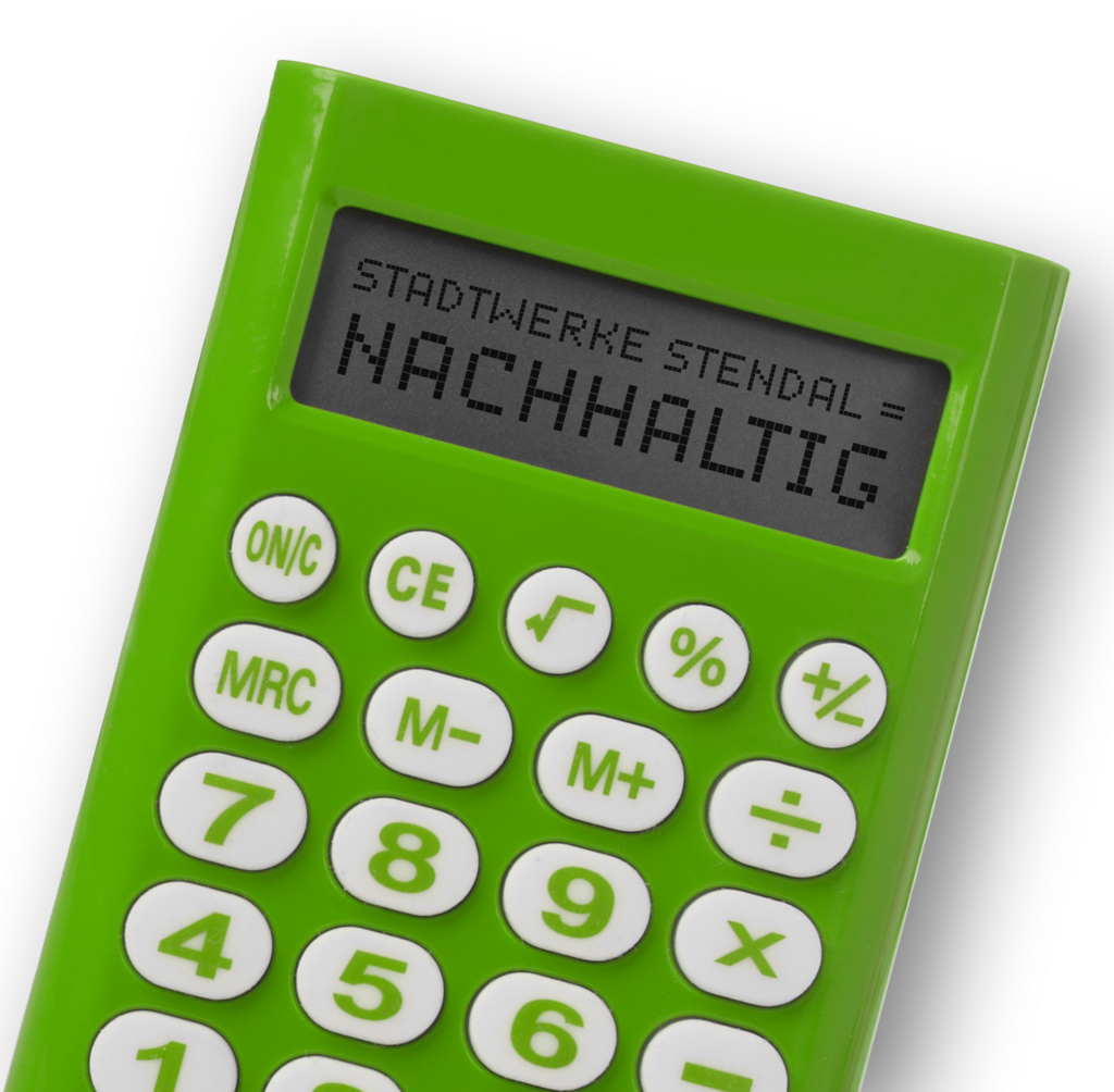 grüner Taschenrechner der den Text "Stadtwerke Stendal = Nachhaltigkeit" im Display anzeigt