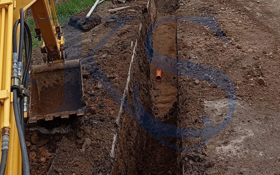 услуги с мини багер в София, изкоп с мини багер за основи на къща, мини багер за тесни пространства в София, наем на мини багер с оператор София, изкопни работи в ограничени пространства, изграждане на дренаж около къща в София, дренажна система за отводняване на двор, изграждане на дренаж под основи, полагане на дренажни тръби около сграда, ВиК изкопи за водопровод, изграждане на външна канализация за къща, прокарване на водопровод до имот, подмяна на канализация в двор, ВиК услуги с изкопи и монтаж, доставка на филц до обект в София, доставка на трошен камък с разтоварване, насипване на терен с багер, подравняване на двор след строеж, разчистване на терен преди строителство, услуги с бобкат за малки терени, разтоварване с бобкат на строителни материали, събаряне на стара постройка с мини багер, разрушаване на селска къща в София област, къртене и премахване на бетонна плоча, събаряне на тухлена стена в двор, разрушаване на гараж с багер, мини багер за изкоп на септична яма, багер за канализация и отводняване, изкоп за основи на ограда, изкоп за дренаж около мазе, изкоп с багер в труднодостъпни места, багер за полагане на ел инсталации, багерни услуги около София, мини багер в Панчарево под наем, багер под наем в Банкя с оператор, услуги с бобкат в Костинброд, изкопи и насипи с транспорт, премахване на храсти и корени с багер, подготовка на терен за строеж с техника, изкоп за водопровод до шахта, изграждане на септична яма с мини багер, дренажна система около сграда в Люлин, ВиК изкопи в Драгалевци, разрушаване на бетонна основа с багер, извозване на строителен отпадък от разрушена сграда, изкоп за резервоар за вода, изкоп за сондаж с мини багер, прокопаване на канал за кабели, полагане на канализационни тръби в двор, мини багер за тесни пространства в София-област, багер с чук за къртене на бетон, техника под наем за събаряне на постройка, строителна техника за изкопи в частен имот