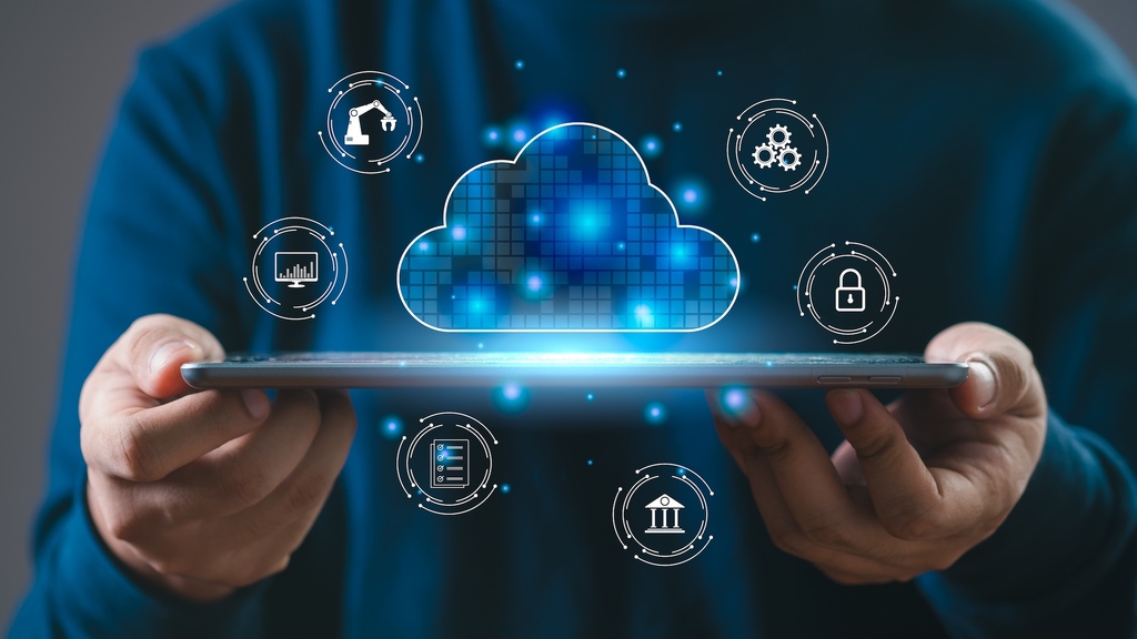  Tablet mit Cloud-Symbol und digitalen Icons