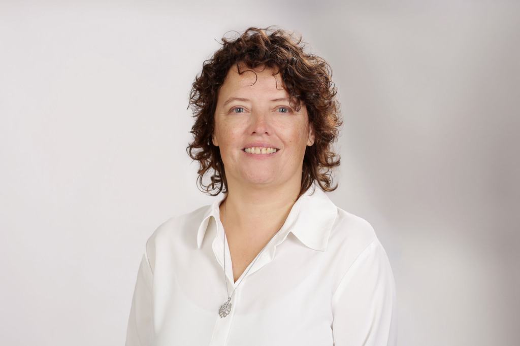 Sandra Döseggerh Curvéer Immobilien, Treuhand, Verwaltung, Steuern,