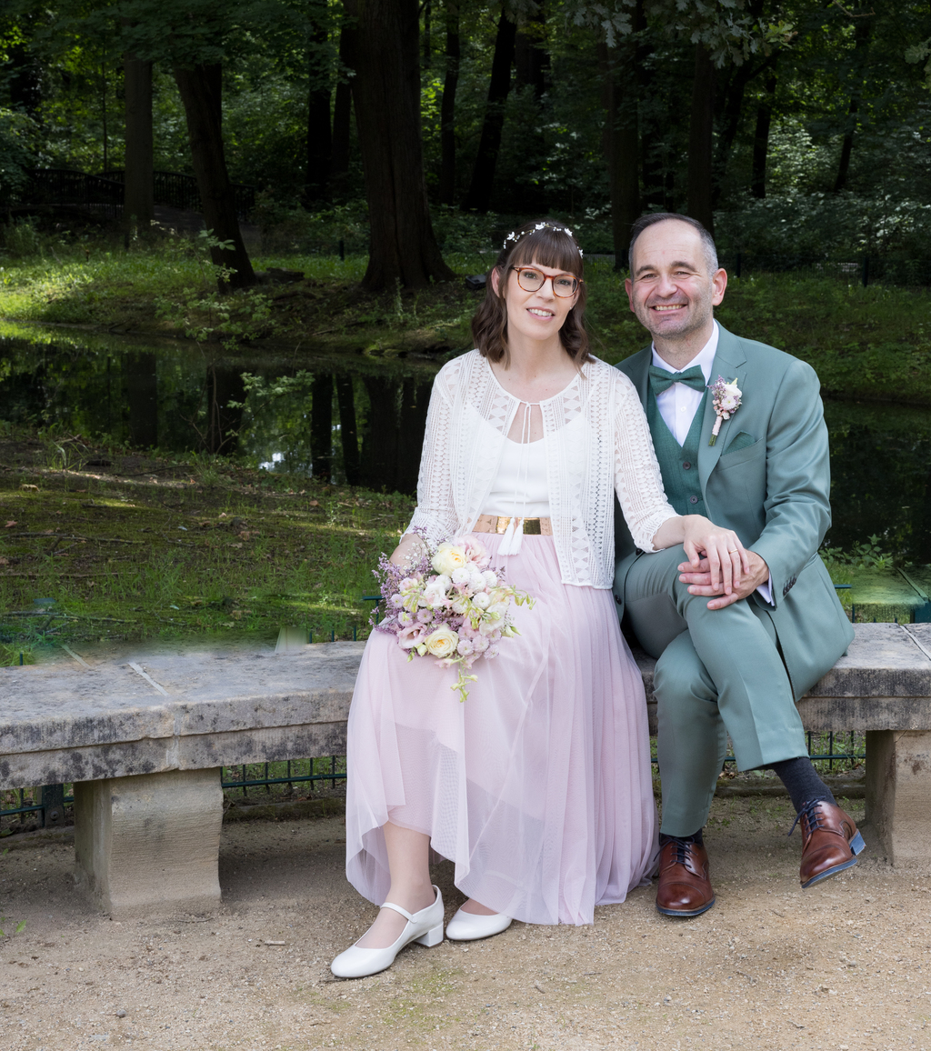 Bunter Wildblumen-Brautstrauß bei Berliner Hochzeit