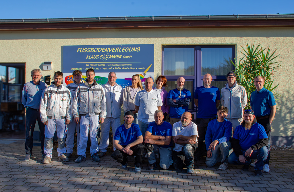 Team Fussbodenverlegung Sommer