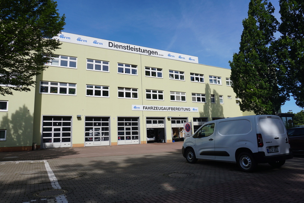 Hauptsitz der Form Gruppe - Nachtalbenweg 61  Berlin 13088