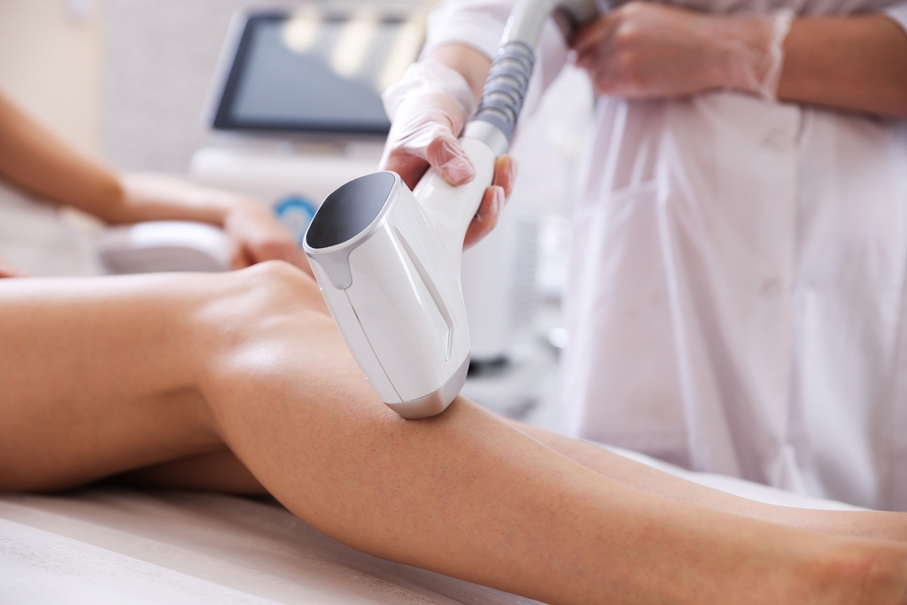 Moderne Laserbehandlung in der gynäkologischen Praxis zur schonenden und innovativen Therapie für die Frauengesundheit.