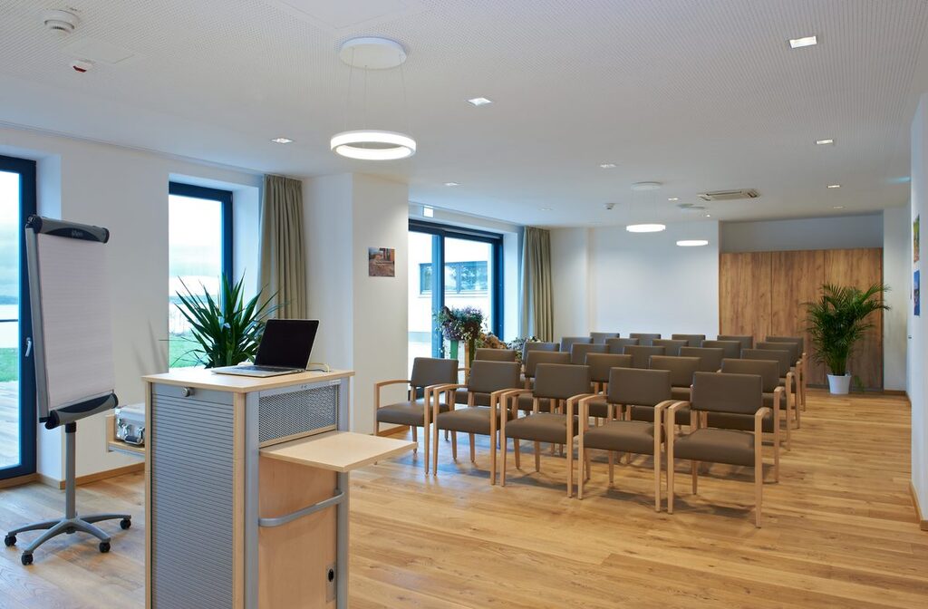 See- und Waldresort Gröbern: Raum Seeblick