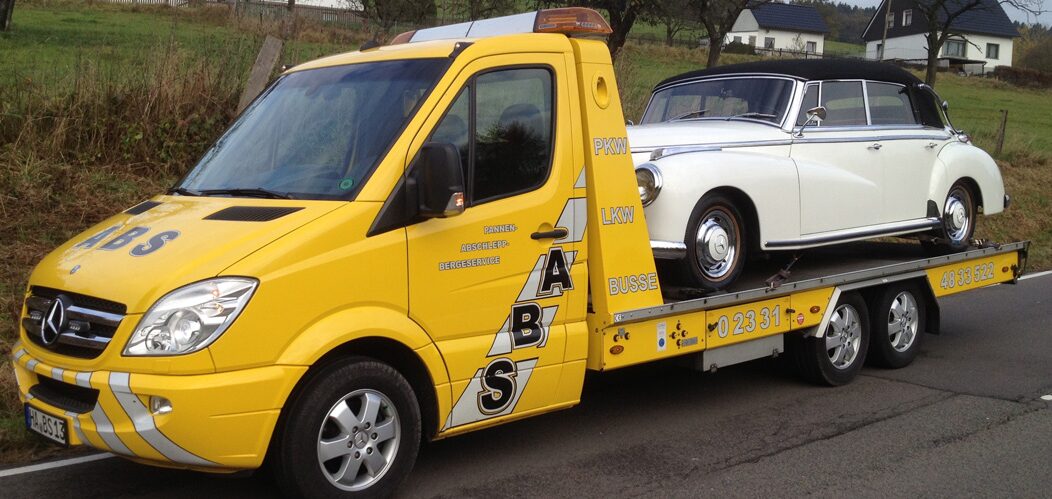 Fahrzeug des Abschlepp- und Bergeservice ABS
