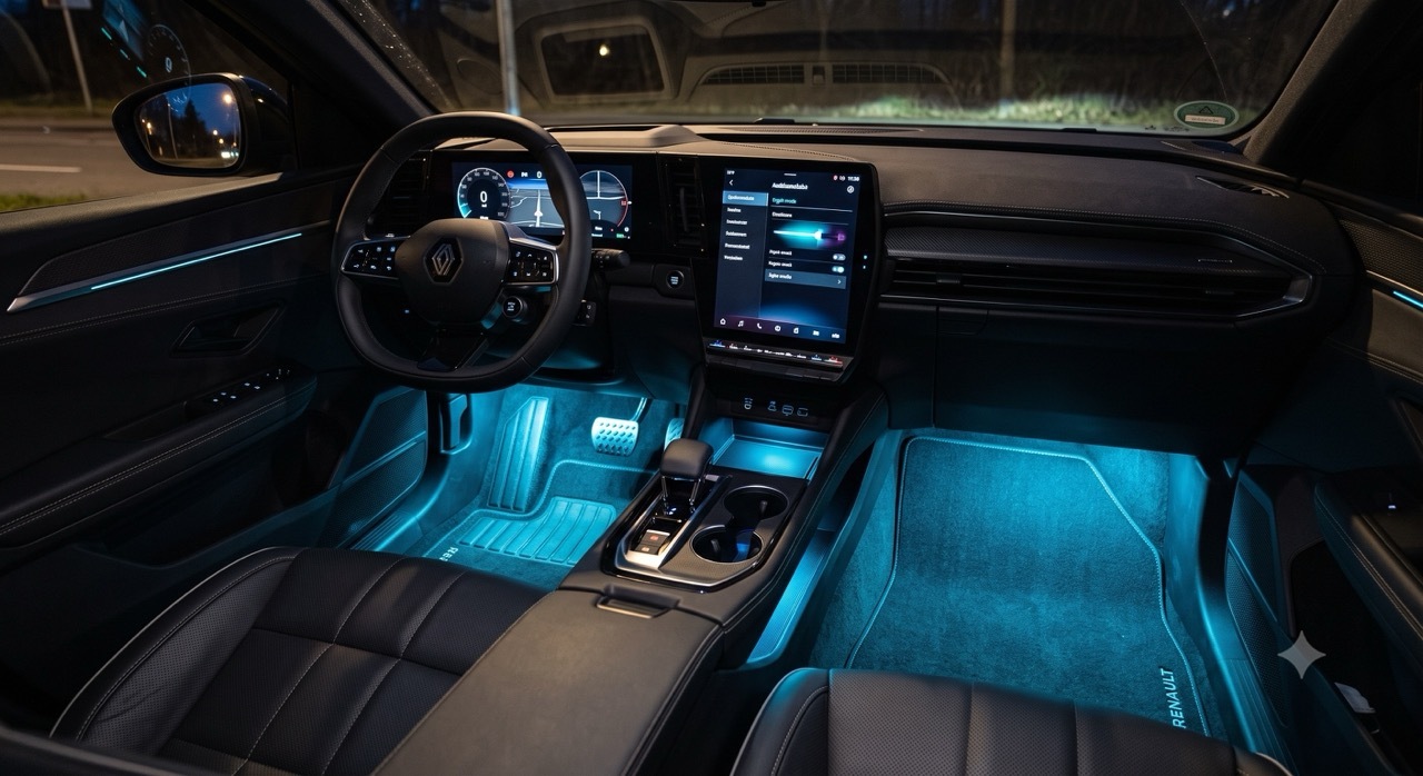 Renault Scenic E-Tech mit Ambientebeleuchtung