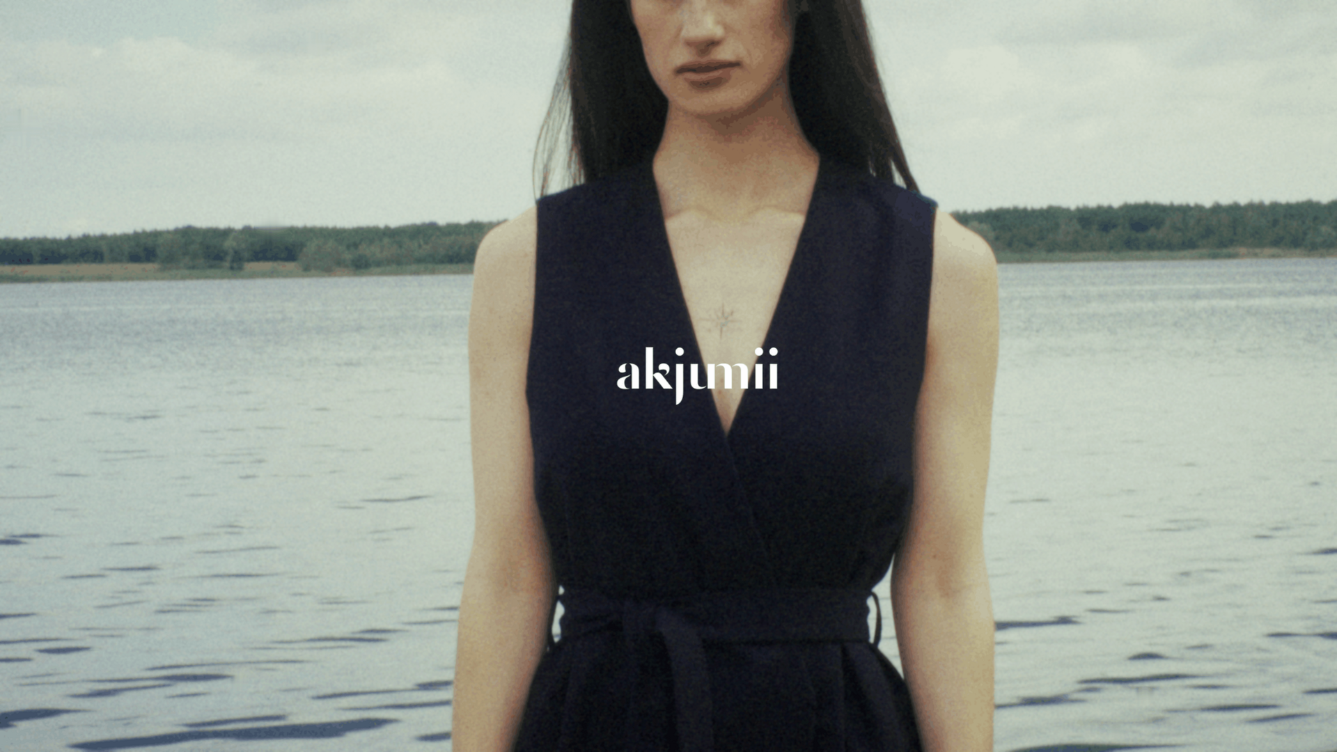 Standbild aus dem Fashion Reel für Akjumii