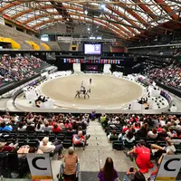 Mona Pavetic lächelnd Portrait