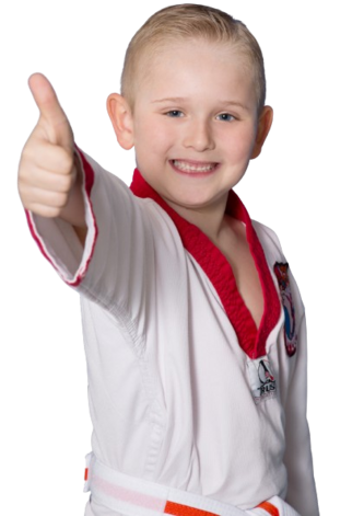 Kleiner Junge zeigt Daumen nach oben