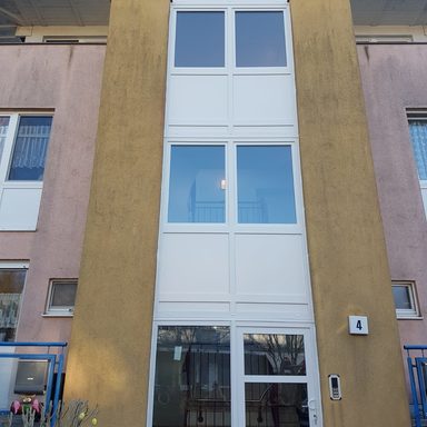 Erneuerung Treppenhausfenster / Schwielowsee