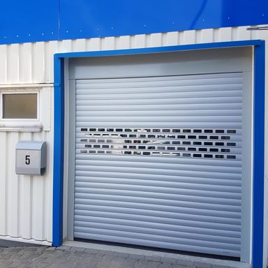 Rolltor mit Sichtfensterprofil, Peter Hellmich Filiale, Potsdam