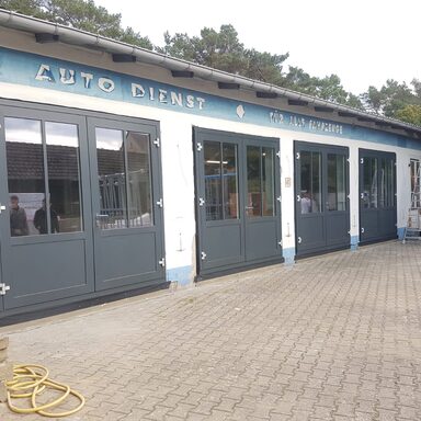 2 flgl. Alu- Haustüranlagen