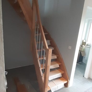 Vollholztreppe aus Buche