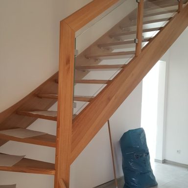 Vollholztreppe aus Eiche