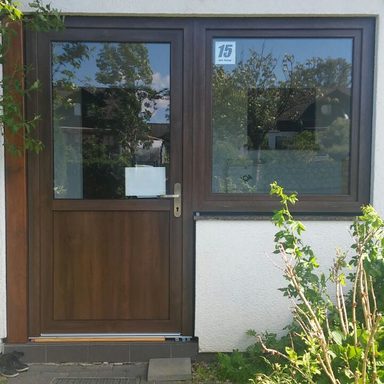 Kunststoff- Elemente in Sonderdekor