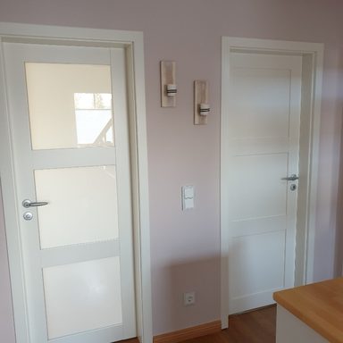 Weißlack- Stollentür