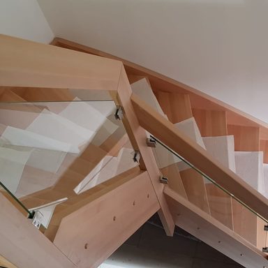 Vollholztreppe aus Buche