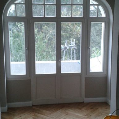 Neues Holzfensterelement im Altbau