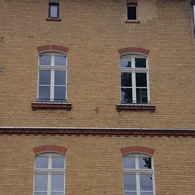 Behringstr. 38 / Fenster nach Denkmalschutz- Richtlinien